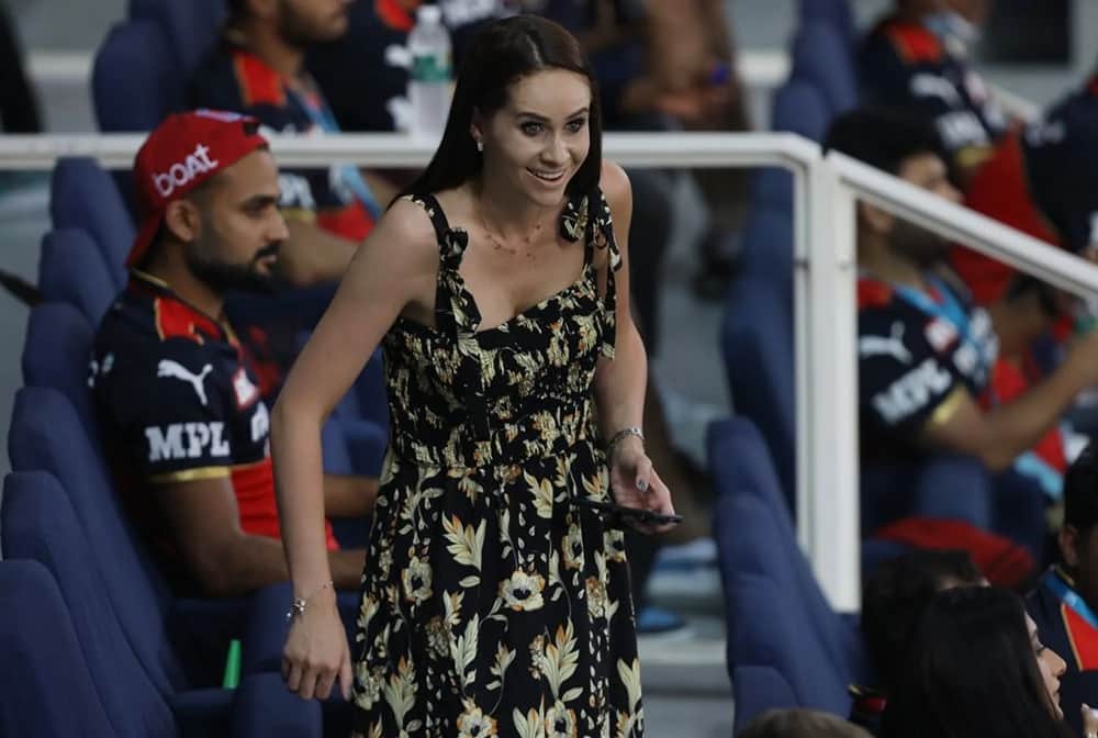 RR vs RCB, IPL 2021: royal challengers bangalore VS rajasthan royals match pics, Dhanashree Verma, Yuzvendra Chahal
