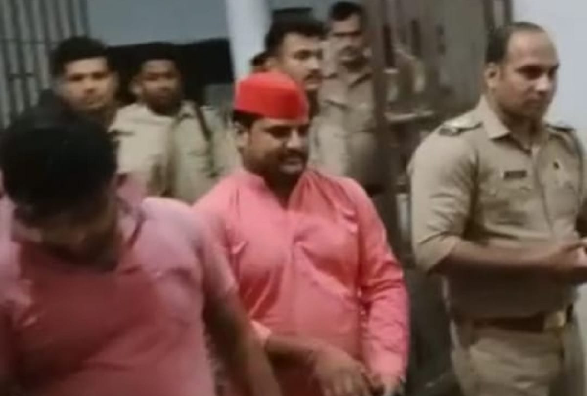 Two Samajwadi Party workers arrested for painting black on stone plaque of Samrat Mihir Bhoj idol