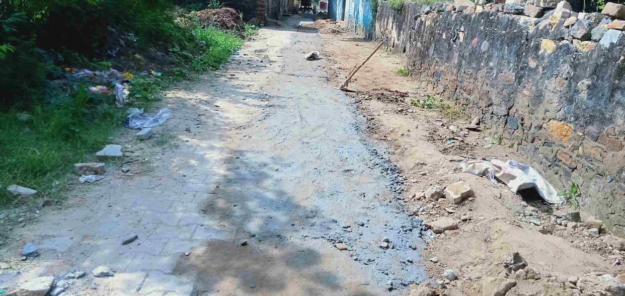 Contractor and Panchayat department face to face, repair work stopped