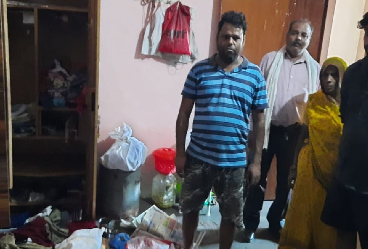 Thief Hostage Family And Stolen In Factory Owner In Nagala Kishanlal Crime News
