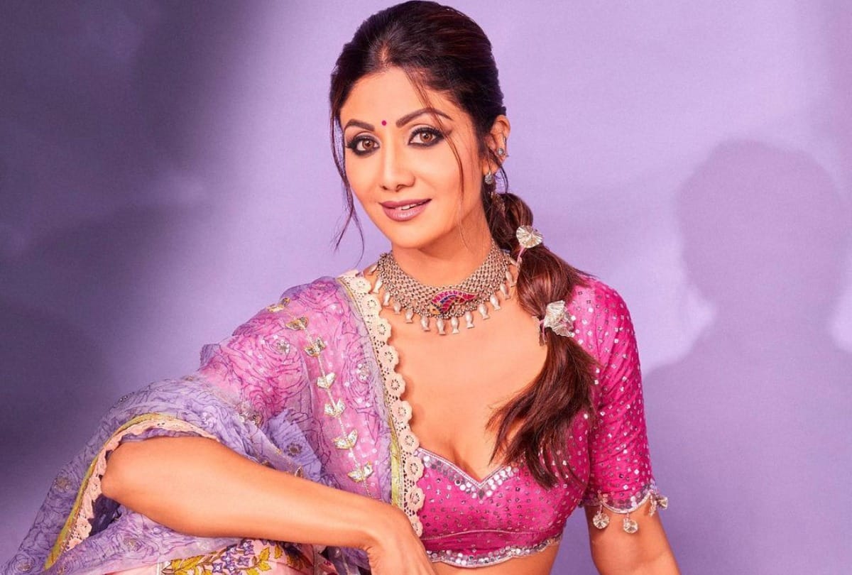 shilpa shetty looks stunning in 4 lakh lavender lehenga