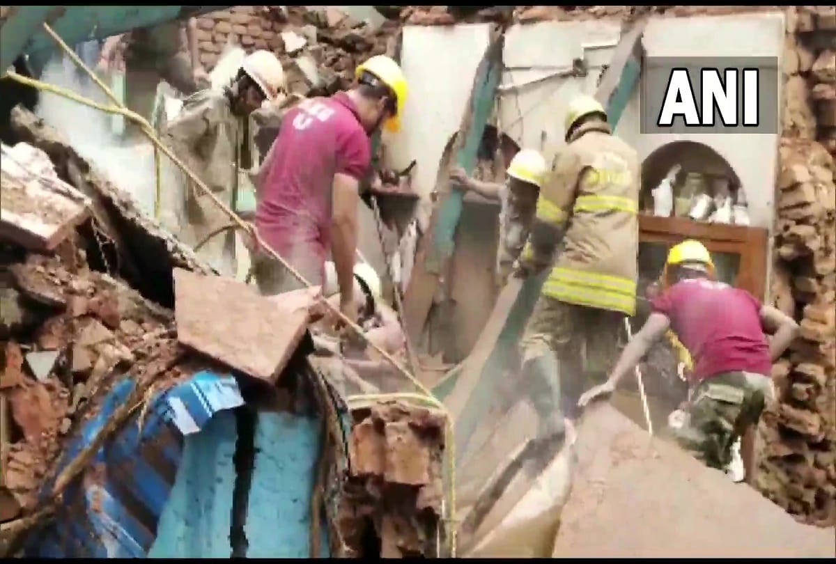 West Bengal: building collapsed in Kolkata, A three-year-old toddler and a woman died