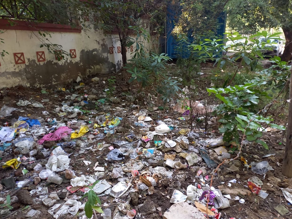People are upset due to waterlogging in the parking of the mini secretariat, there is no improvement in the cleanliness system