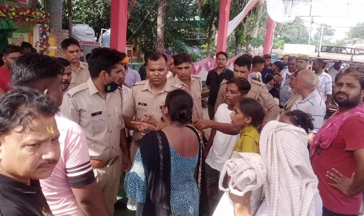 Mathura: Women devotees molested in Hargokul temple