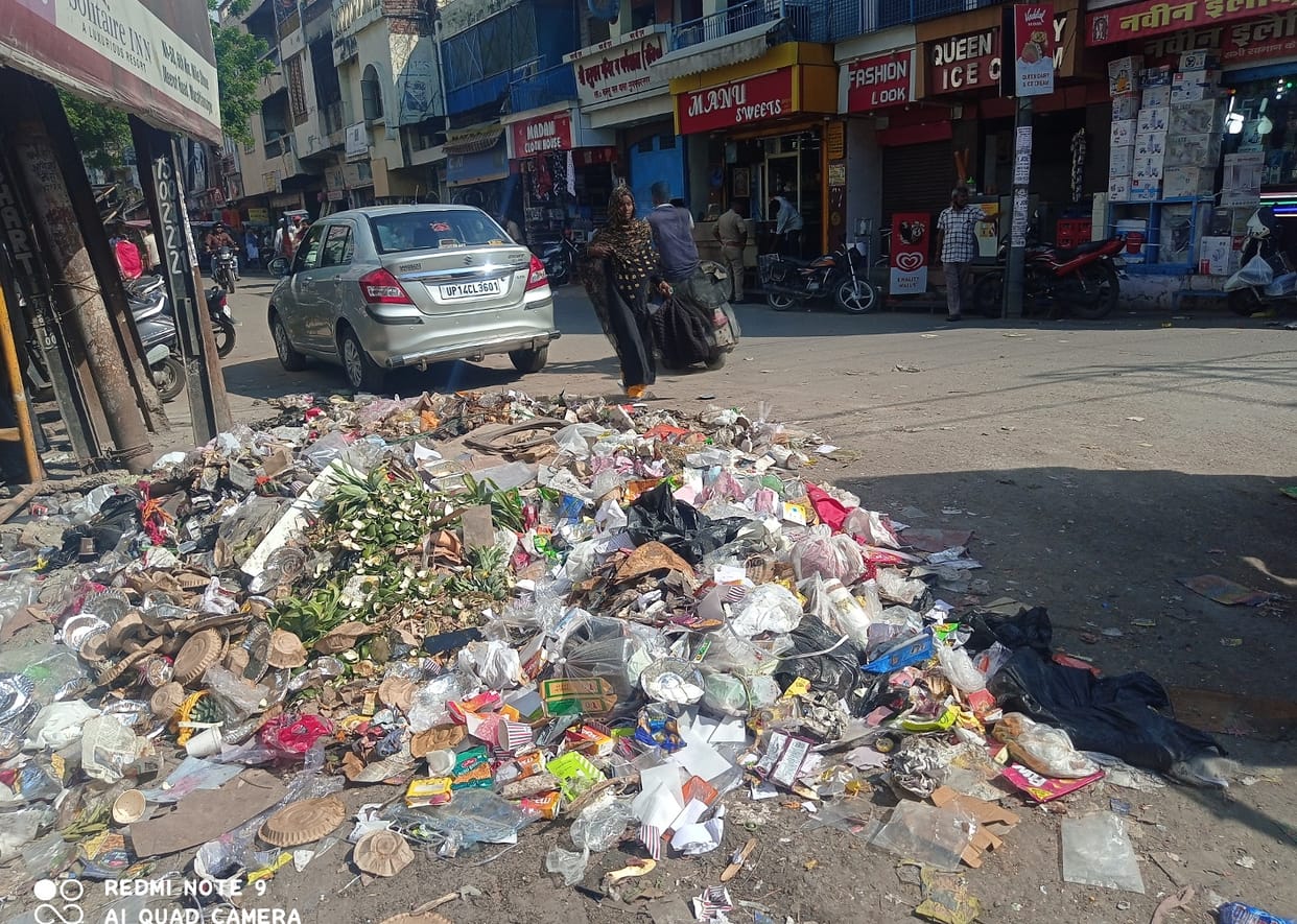 250 dustbins kept in the disappeared markets