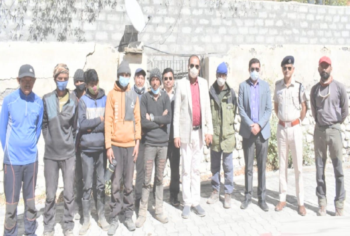 Keylong: 14 people stranded in Khamingar Glacier transported to Kaza for treatment