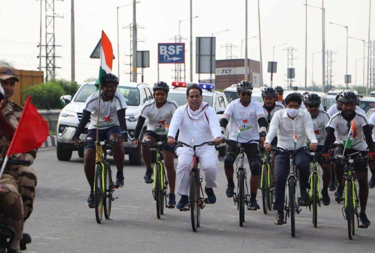 Up Power Minister Shrikant Sharma Celebrate Azadi Ka Amrit Mahotsav