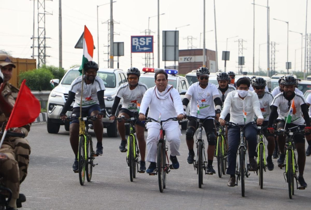 Up Power Minister Shrikant Sharma Celebrate Azadi Ka Amrit Mahotsav