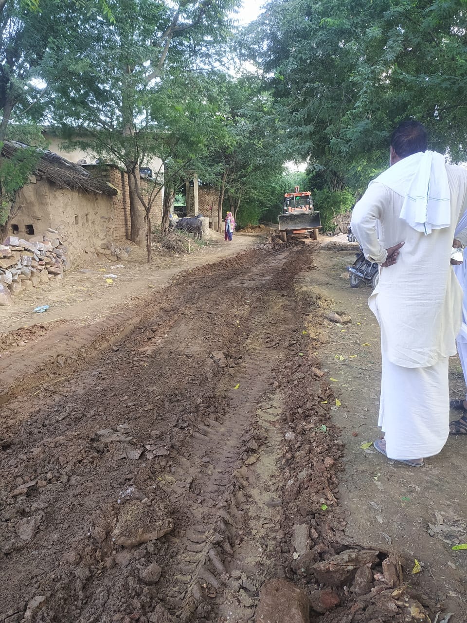 Villagers in Charoda took the initiative to repair the roads
