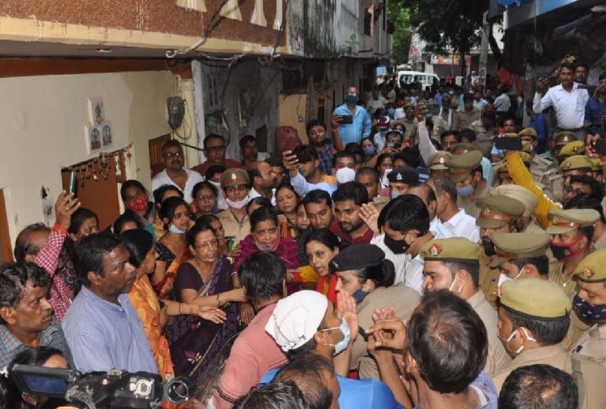 Manish Gupta Gorakhpur Murder Case News: Family adamant on meeting CM yogi not perform last rites