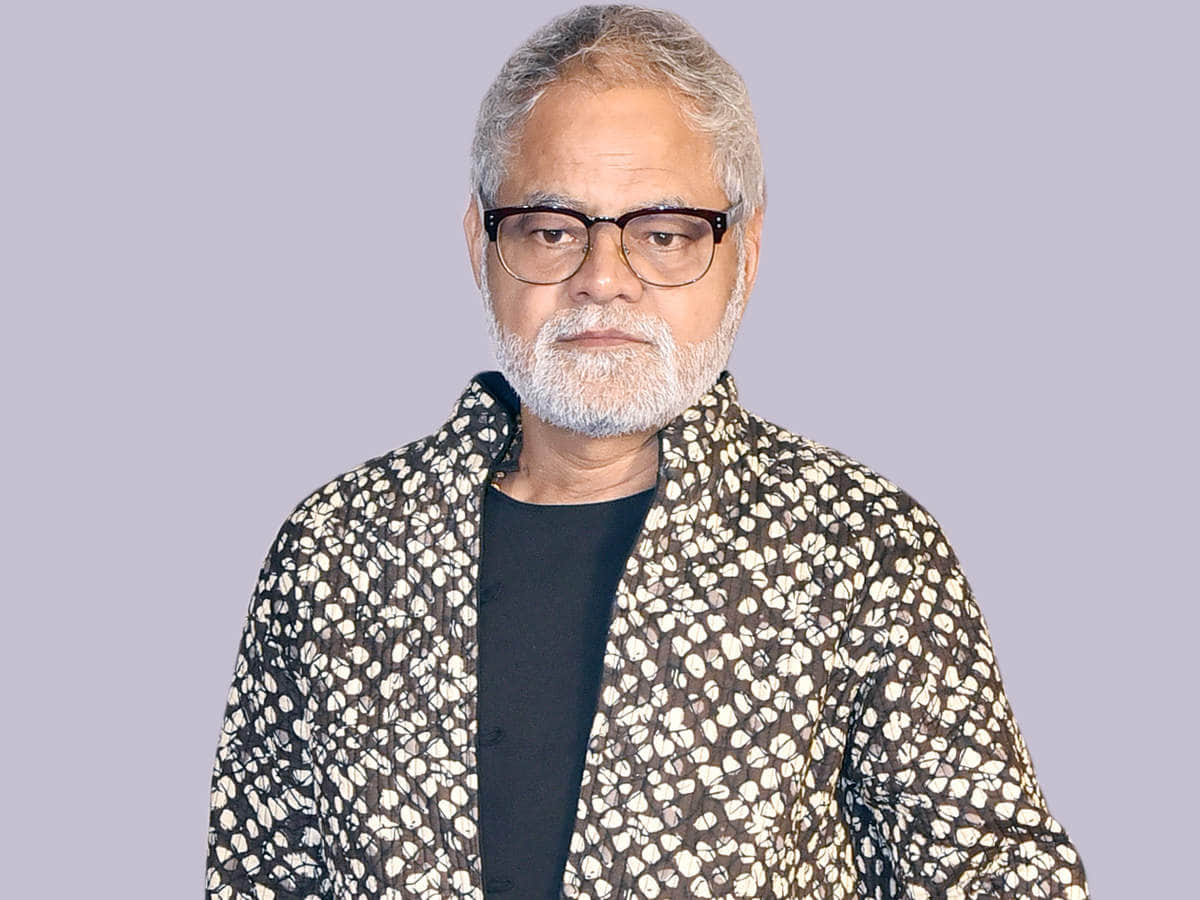 Anecdote: Even after becoming famous in Bollywood, Sanjay Mishra started doing dishes in Rishikesh, one phone call changed life