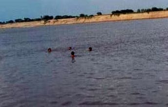 The girl who went to bathe in Yamuna in Bamhrauli Ghat drowned, divers started the search