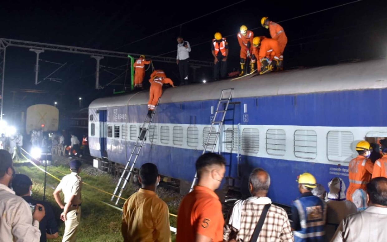 Fair special train going from Kasganj to Tanakpur has crashed