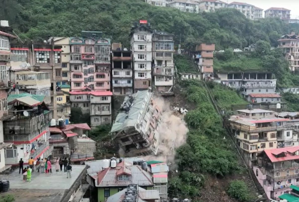 multi storey building collapsed due to landslide in Shimla's Kachchhi ghati, see pics
