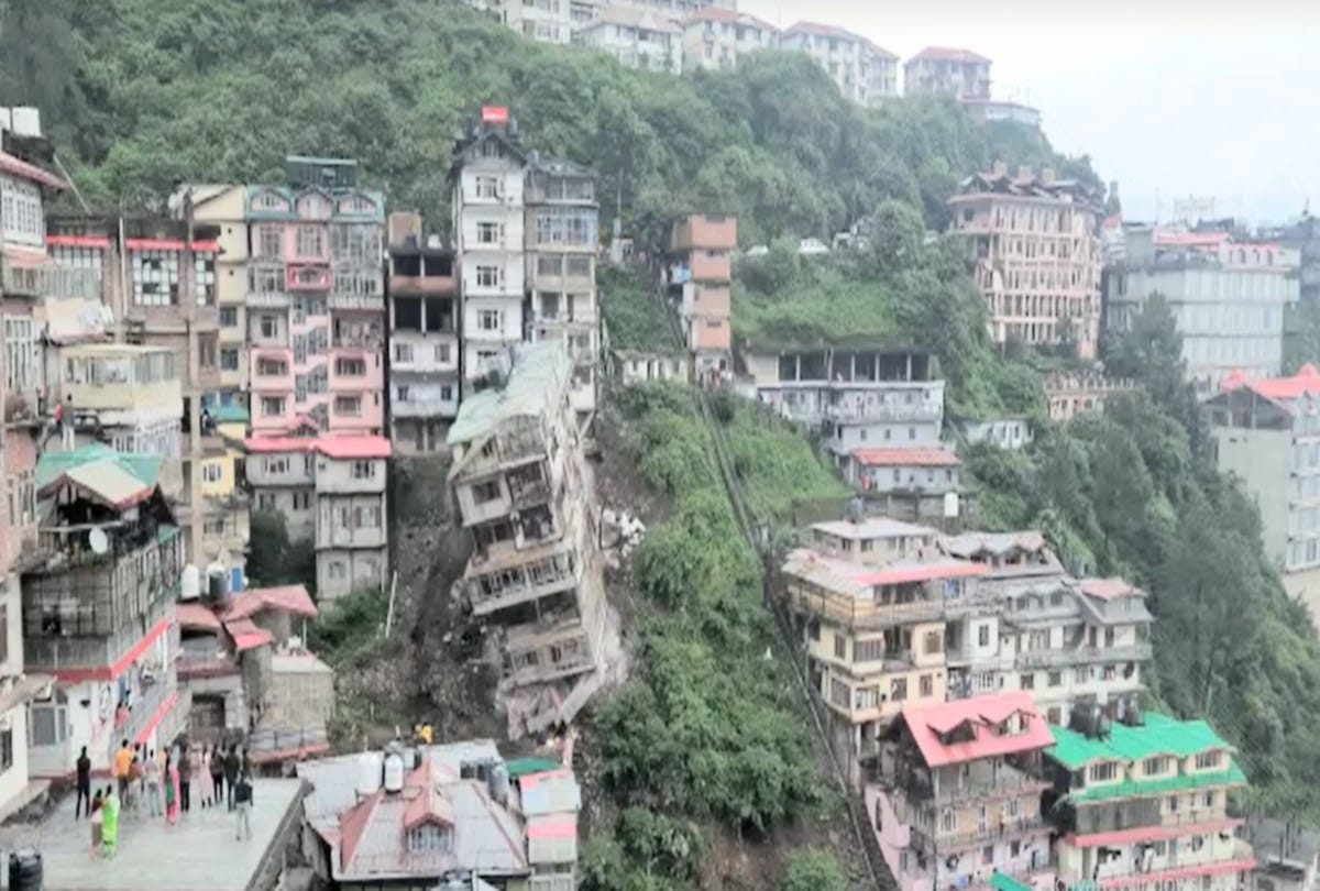 multi storey building collapsed due to landslide in Shimla's Kachchhi ghati, see pics