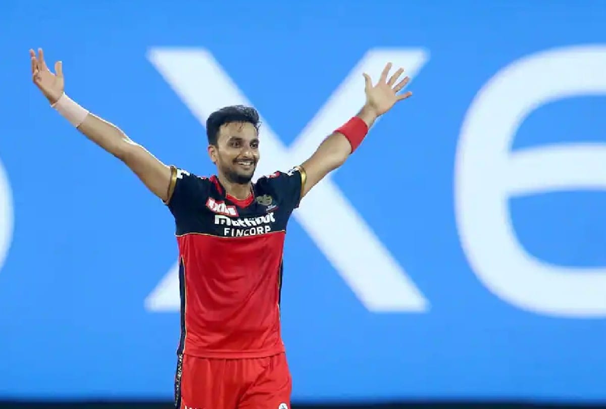 Harshal Patel can break the 8 year old record of taking most wickets in an IPL season
