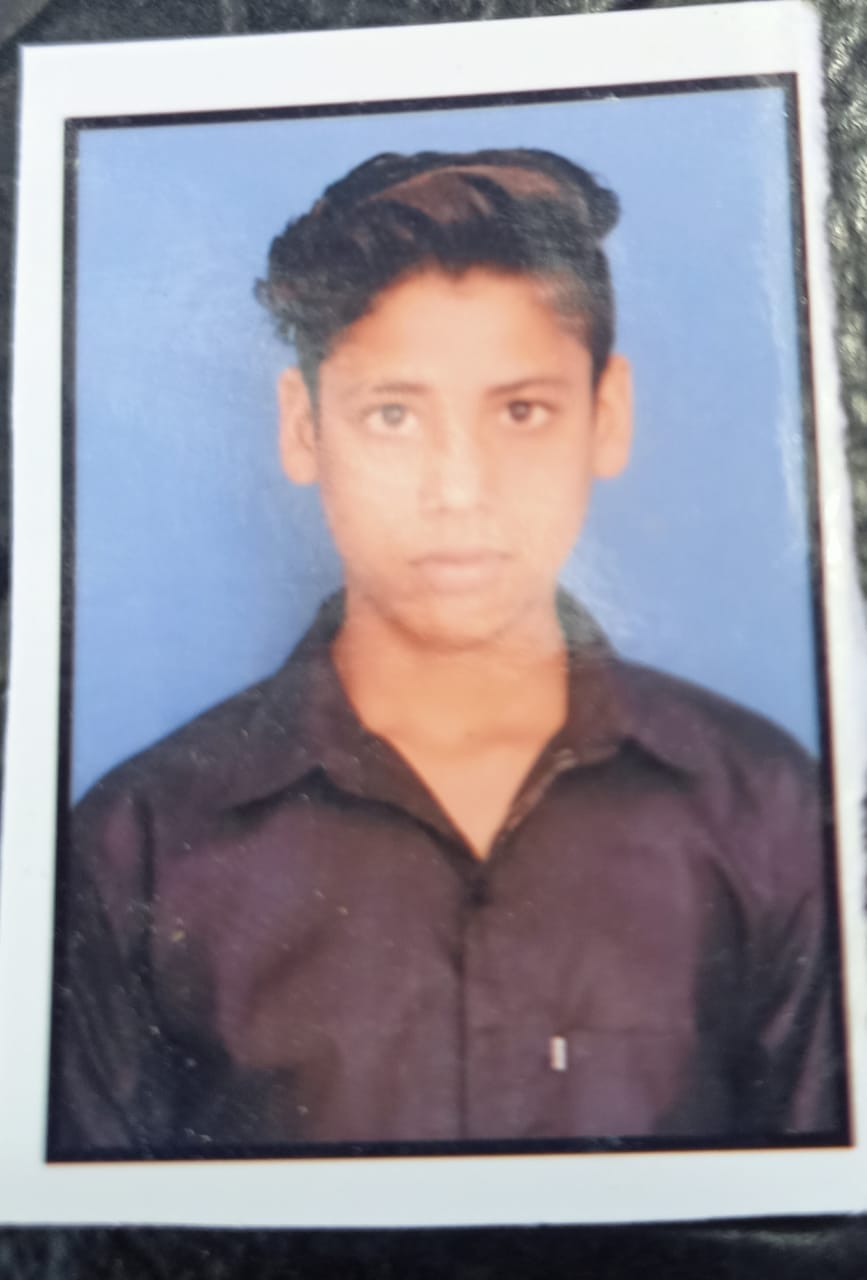 etawah news,Etawah: Brother and sister die after being hit by goods train