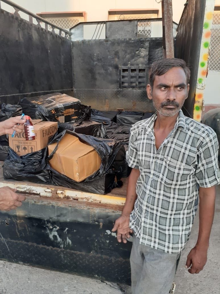 33 boxes of illegal liquor were hidden by making a basement in the cantor, arrested