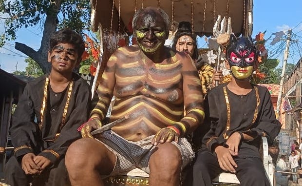 Shiv procession taken out with pomp