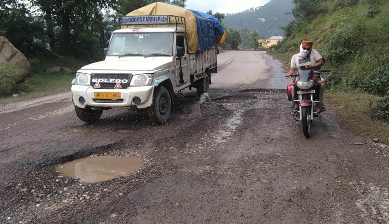 Swarghat-Pinjore NH in ruins, place