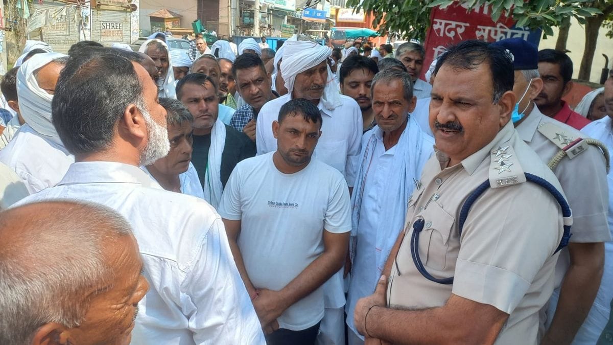 Demand for arrest of accused, relatives of SPO Poonam jammed Road