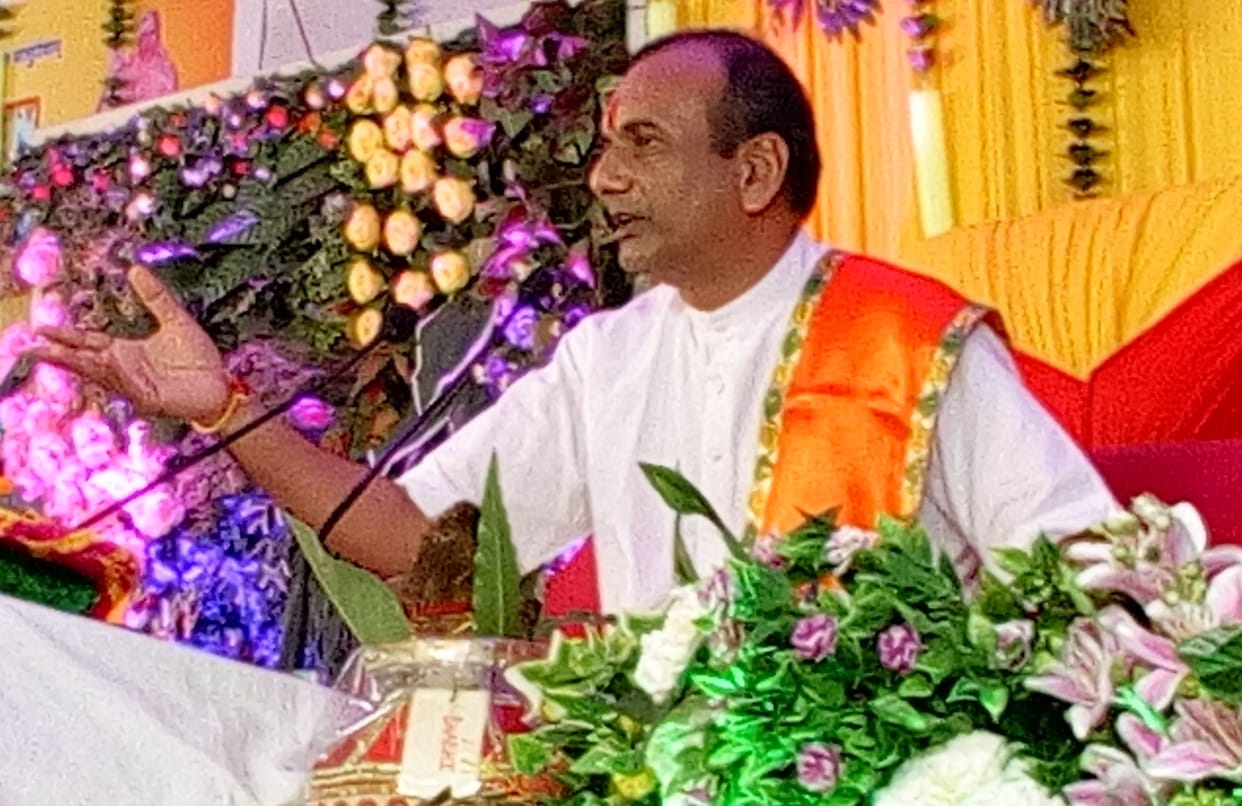 Bhagwat Katha celebrated the birth anniversary of Shri Krishna with great pomp