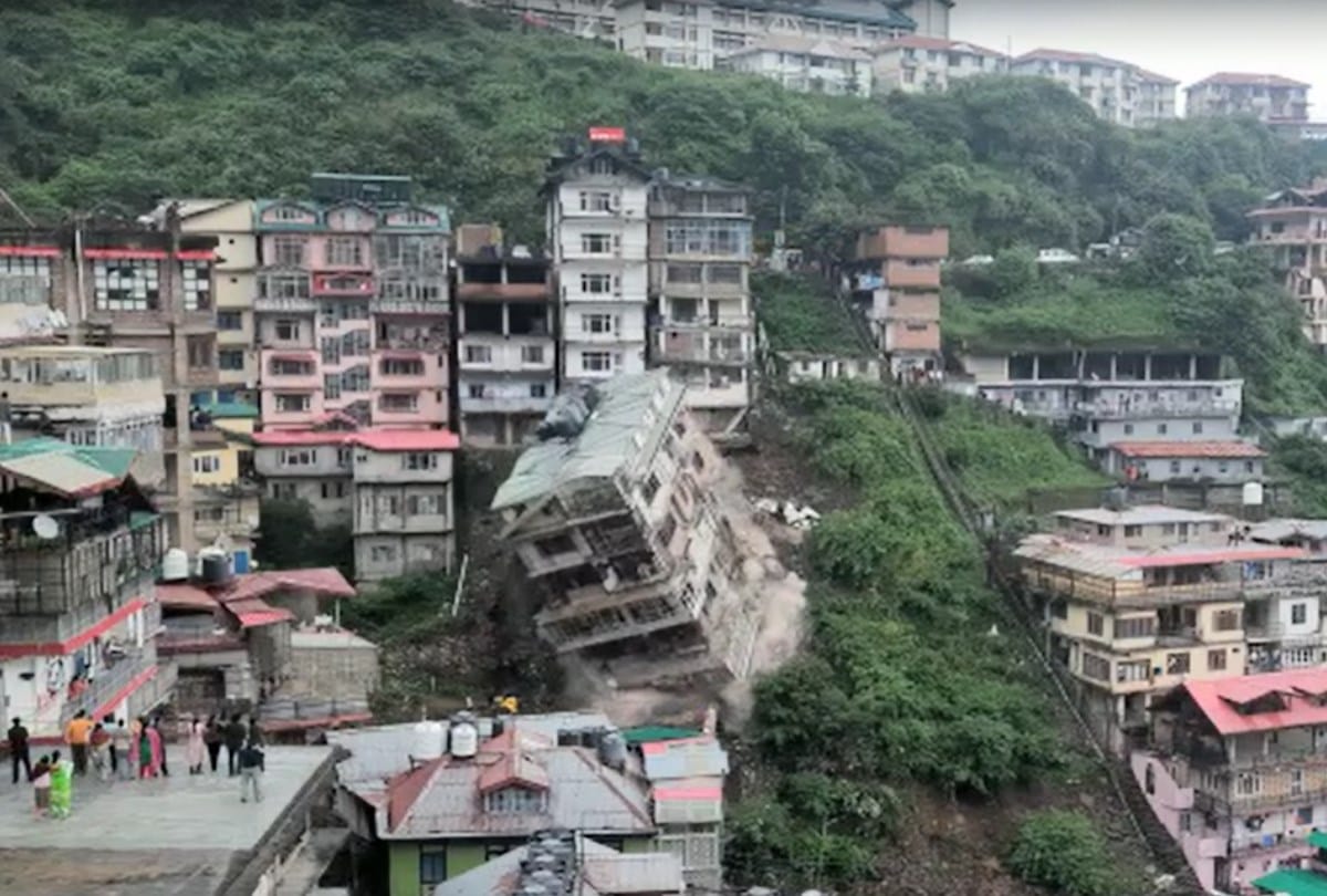 multi storey building collapsed due to landslide in Shimla's Kachchhi ghati, see pics