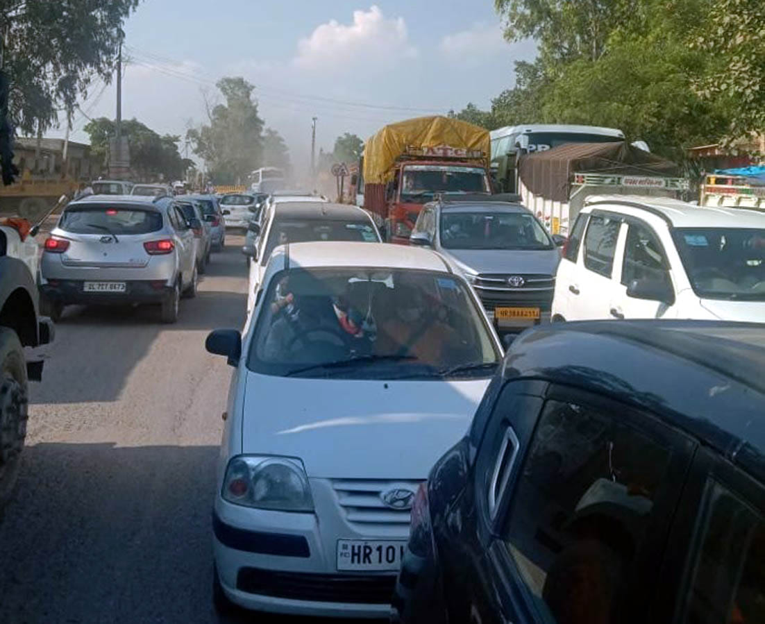 Delhi Saharanpur Highway remained jammed for three hours, people remained upset