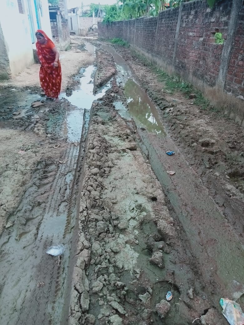mud filled road, jugpura colony