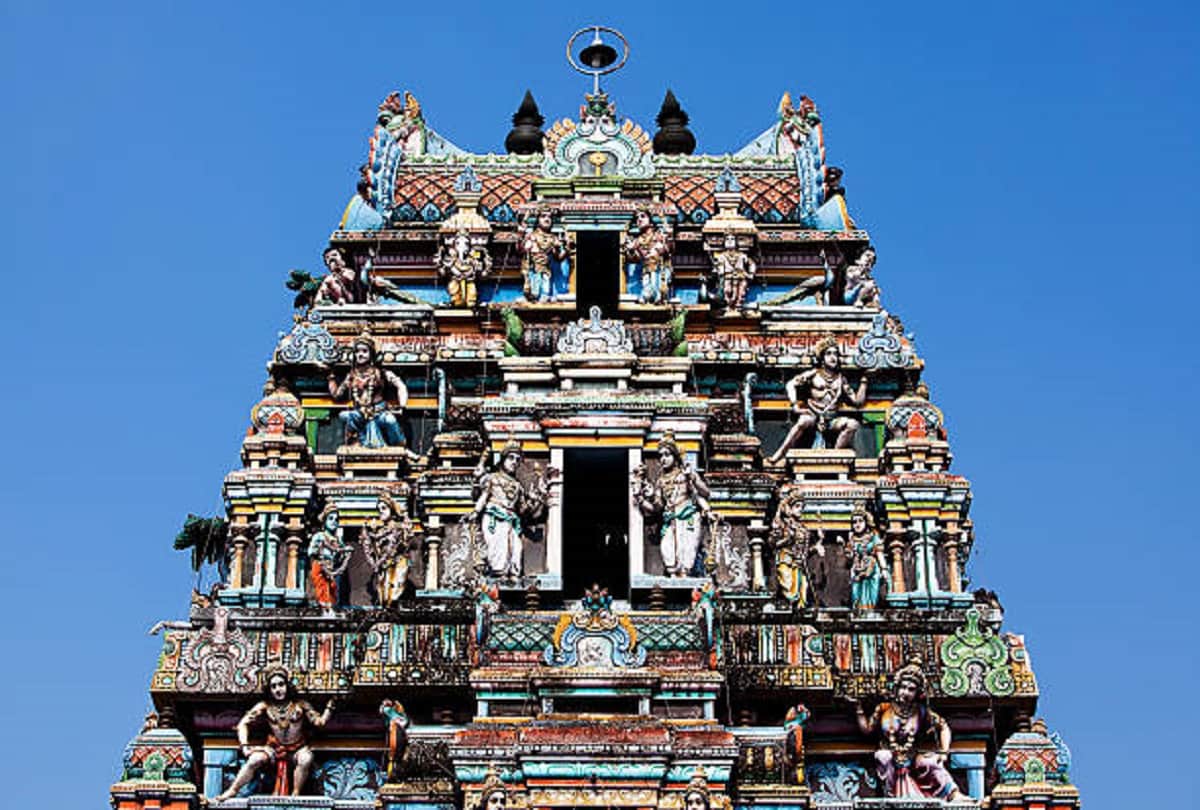 Mysterious Story of Padmanabhaswamy Temple where lots of treasure hidden behind 7th door