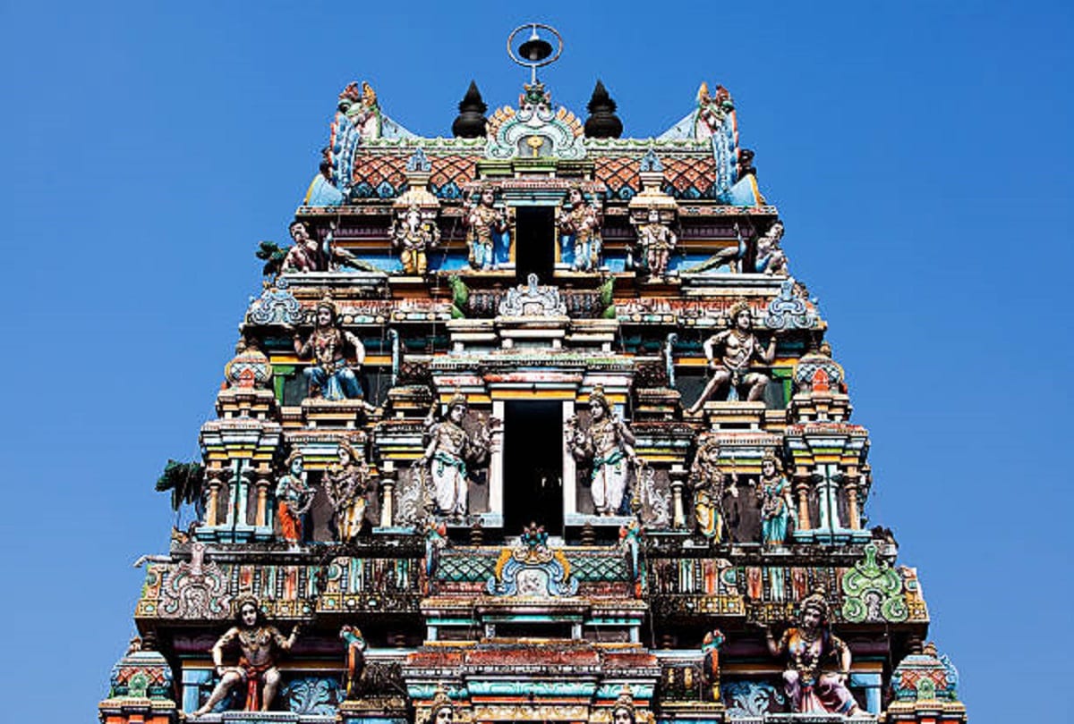 Mysterious Story of Padmanabhaswamy Temple where lots of treasure hidden behind 7th door
