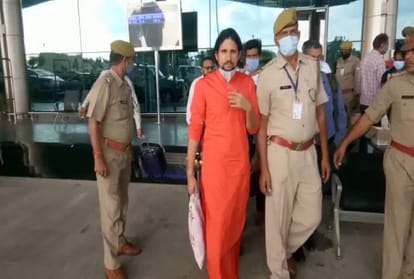 Narendra Giri Case: After interrogation in Haridwar, CBI reached Prayagraj with yoga guru Anand Giri