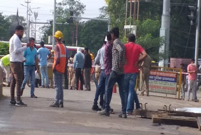 Prayagraj: CNG stirs leakage in civil lines, police traffic stopped