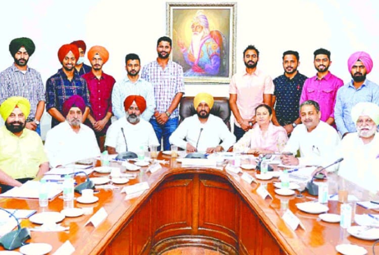 Punjab government will give desired jobs to the players of Olympic medal winning hockey team