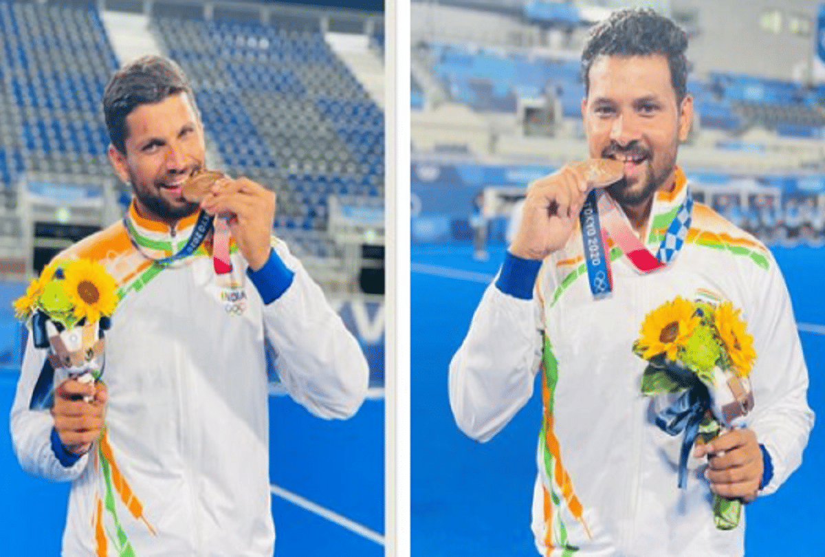 Tokyo Olympic bronze medalist Hockey player rupinder pal singh and  Birendra Lakra announces retirement