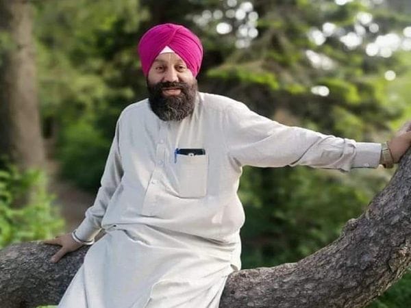 sikh doctor murdered in his own clinic in pakistan's peshawar, accused still not found