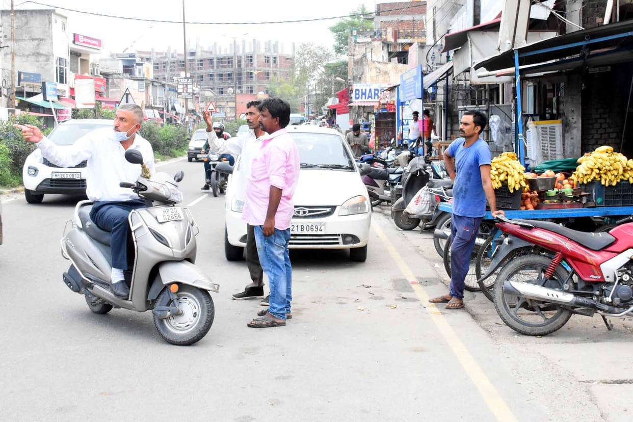 Encroachment removed from the city, five street vendors seized