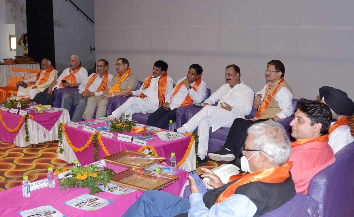 Important role of senior citizens, motivate youth: Agarwal