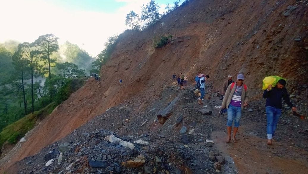 Shortage of salt, flour, rice in four gram panchayats due to the closure of Hokra road