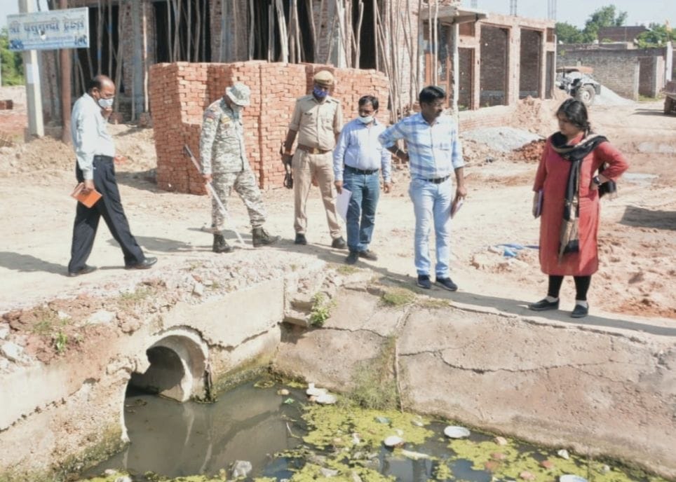 Municipal commissioner himself watching the ground reality before getting the development work done