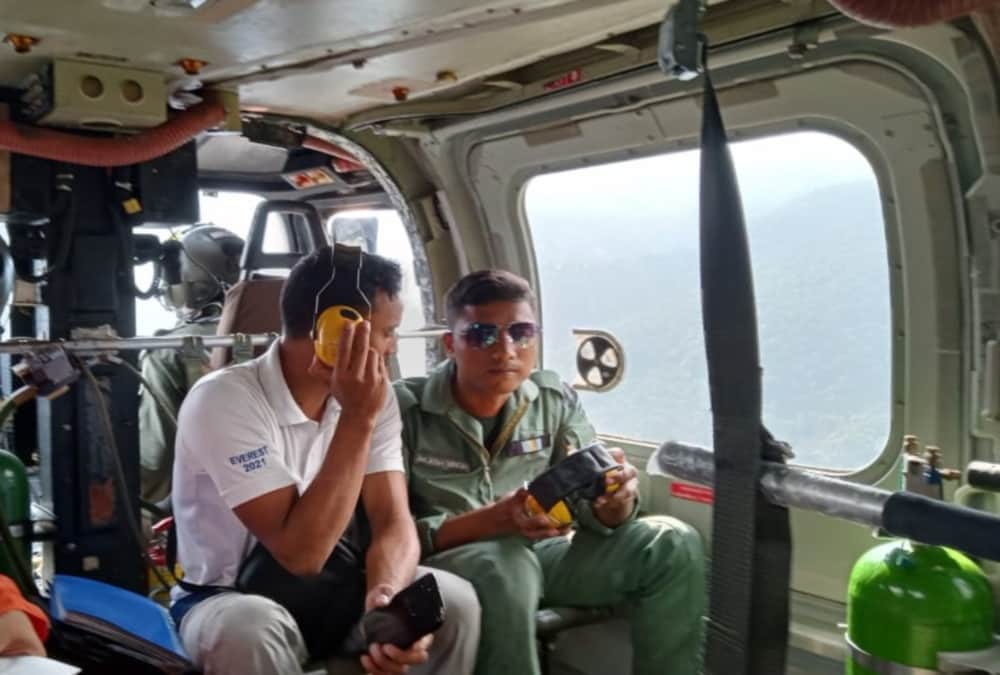 Uttarakhand Avalanche News: 13 Year Old Girl Also Missing with Indian Navy Mountaineering Team after Hit By Avalanche Photos