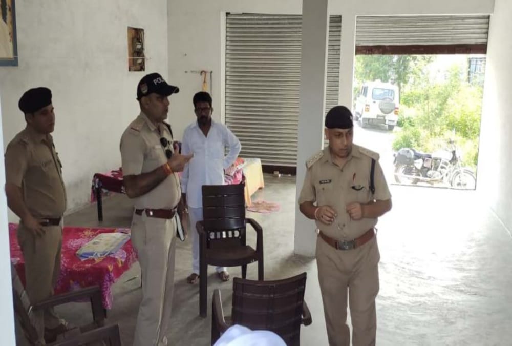 Haridwar News: Robbery after merchant navy Soldiers family members hostage Photos