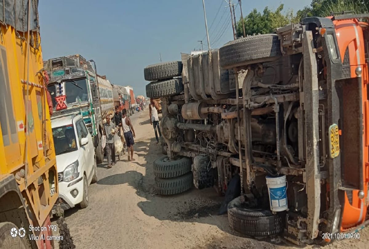 Traffic jam on Lucknow-Delhi NH in Bareilly