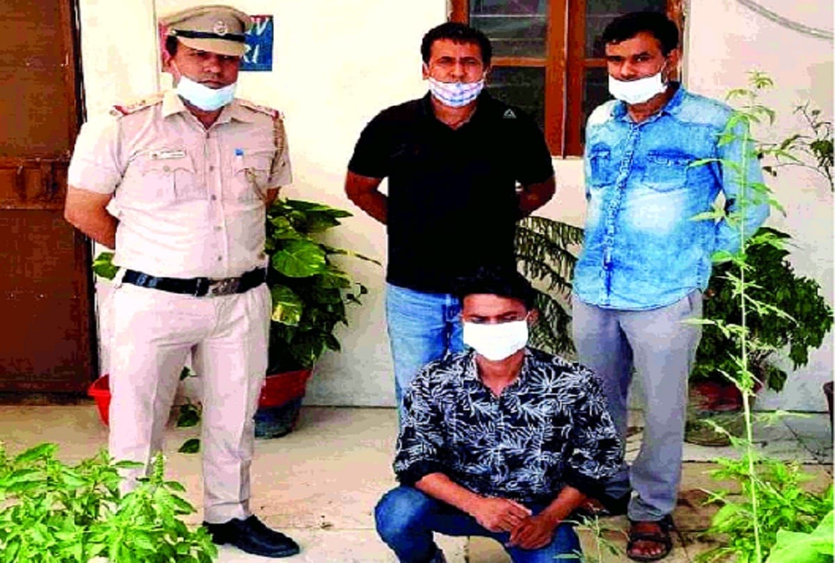 delhi police station arrested two accused