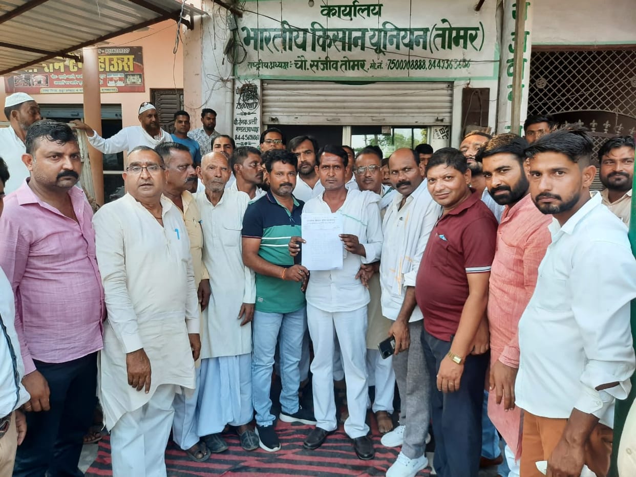 More than fifty office bearers of Bhakiyu Tomar left the union