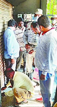 Seven commercial buildings sealed for non-payment of tax