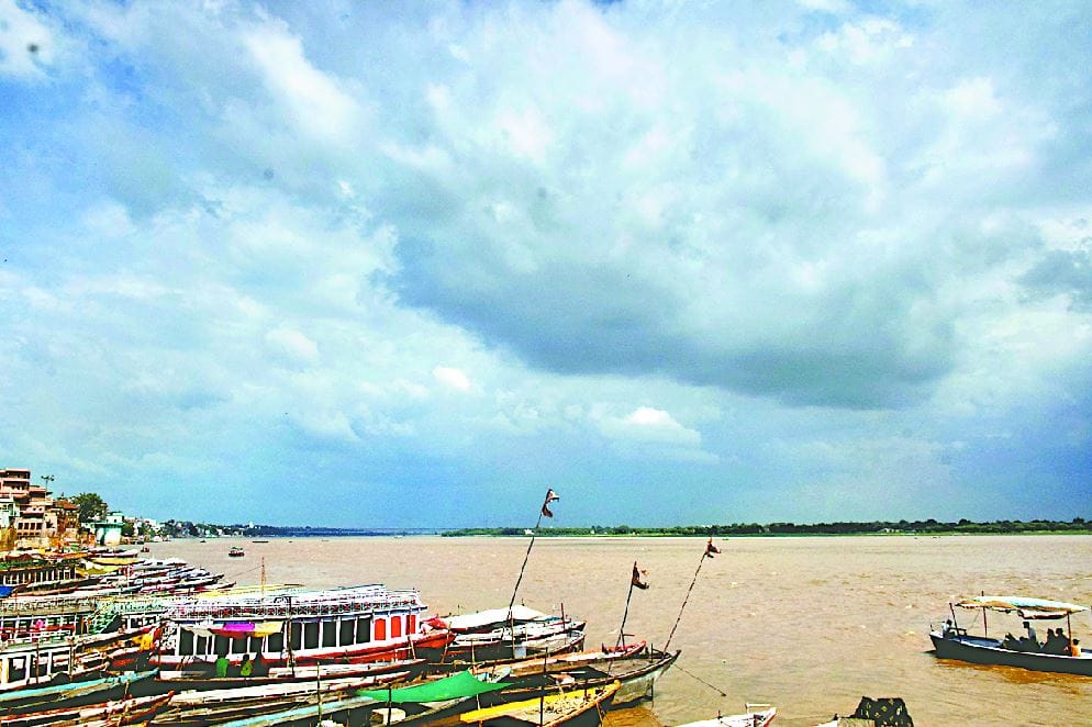 weather update varanasi rain latest news  Due to moist winds weather changed in Purvanchal light cold  in atmosphere