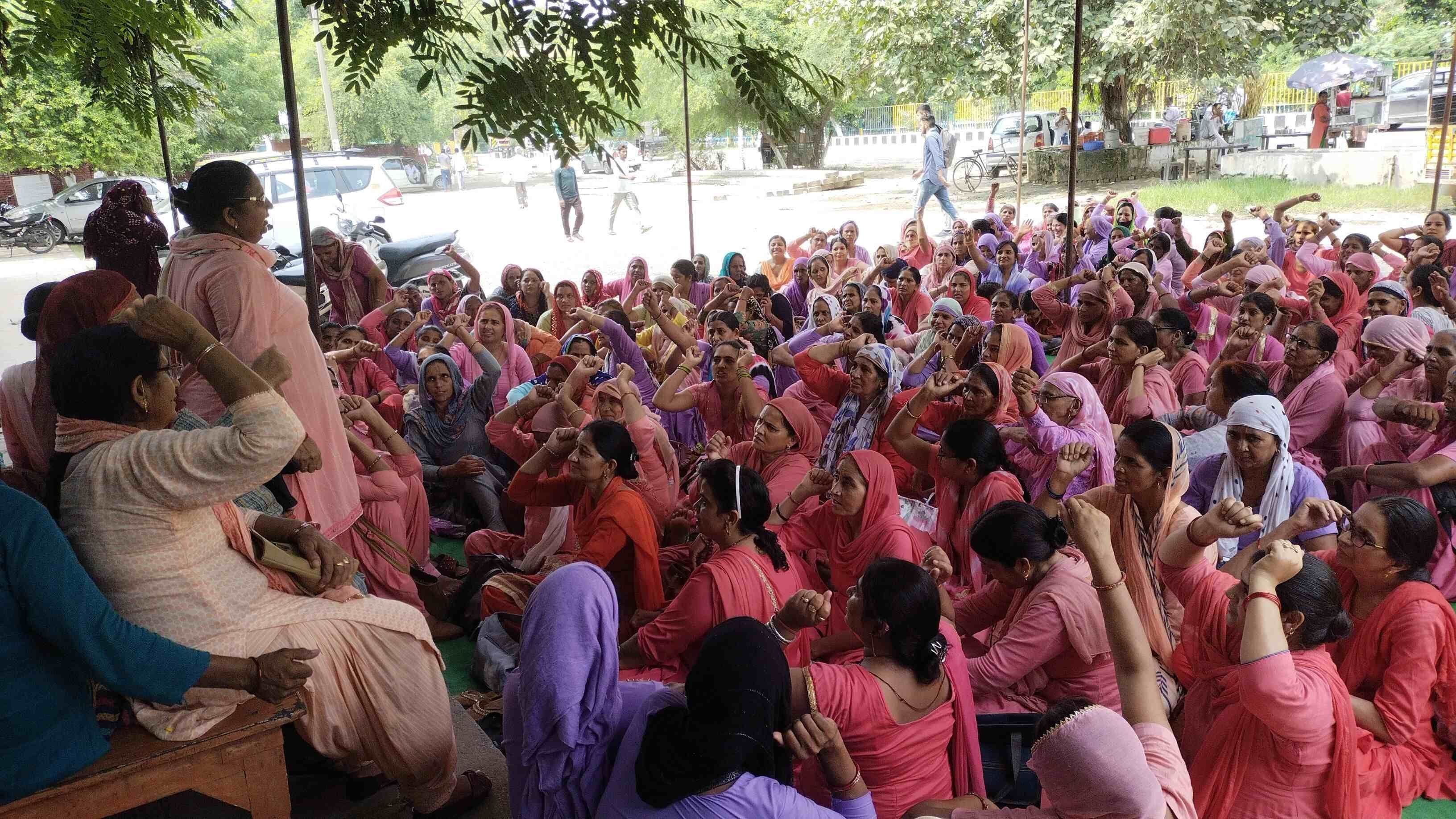 Anganwadi workers started indefinite strike