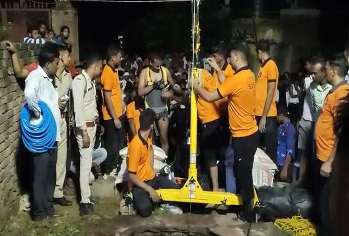 two men died after falling into well in samaremau village of agra