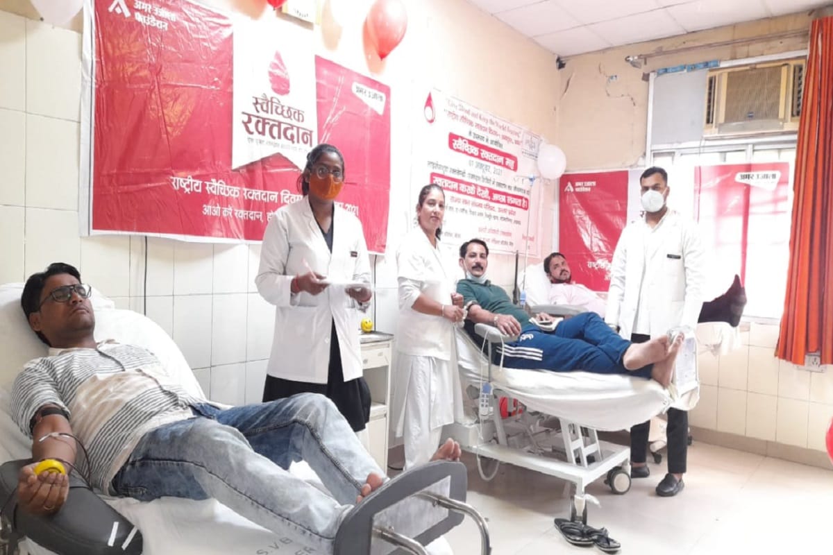Blood Donation in Meerut: People are donating blood at Amar Ujala camps at today
